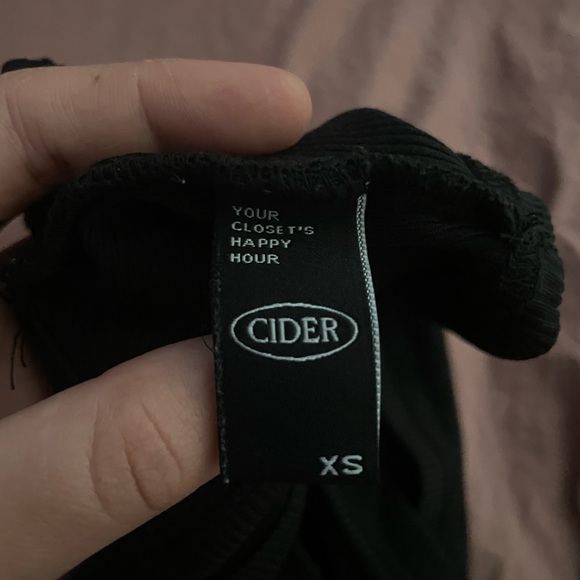 Cider Black Ribbed Top - Picture 3 of 3